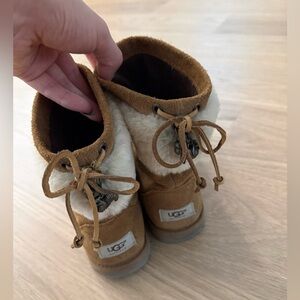 UGG Tan and Cream Shearling squirrel Boots kid US size 4 35